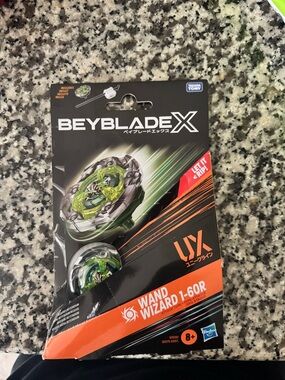 Beyblade X Wand Wizard 1-60R Spinner - Green
